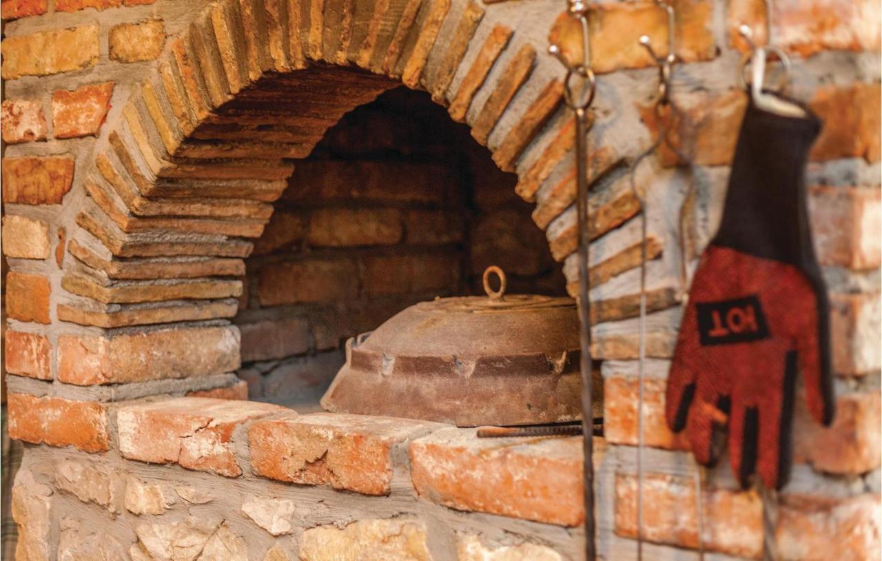 Stunning Home In Punat With Kitchen Stara Baška Zewnętrze zdjęcie
