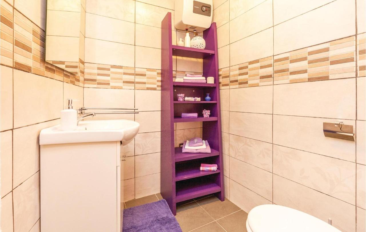 Stunning Home In Punat With Kitchen Stara Baška Zewnętrze zdjęcie